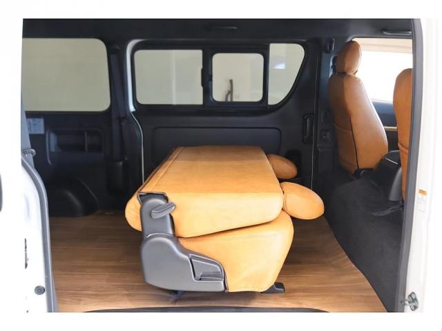 ハイエースバン スーパーＧＬ　ダークプライムＩＩ　ブラックエディション仕様　ブラウン内装　１０インチフルセグナビ　ＥＴＣ　１０インチフリップダウンモニター　パノラミックビューモニター　社外デジタルミラー　インテリジェントクリアランスソナー（13枚目）