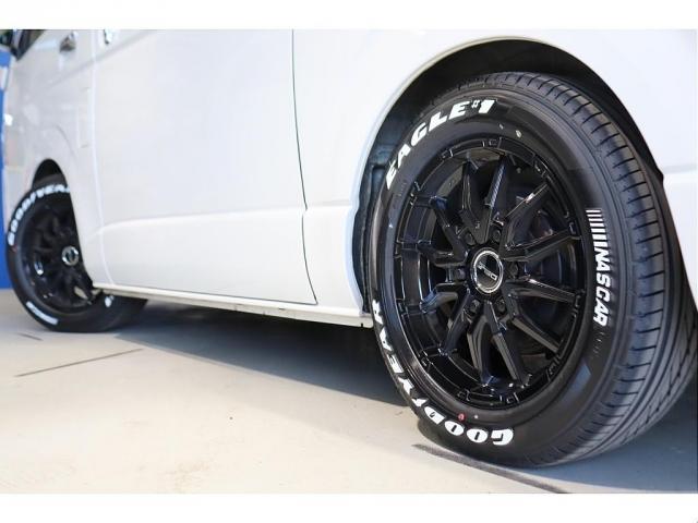 ハイエースバン スーパーＧＬ　ダークプライム　両側自動ドア　ベットキット　フルセグナビ／フリップダウンモニター　ローダウン　新品１７インチＡＷ／ナスカータイヤ　シートカバー　ＬＥＤヘッドライト　プッシュスタート／スマートキー　ステアリングスイッチ（16枚目）