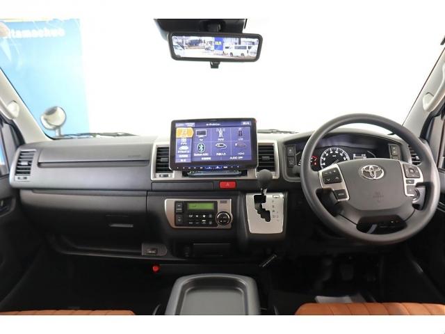 ハイエースバン ロングスーパーＧＬ　ガソリン２ＷＤ　アースカラー　ベージュ　ブラックエディション　バンパー同色　ＮＴ－１　１６インチＡＷ　クラシックＬＥＤテール　オーバーフェンダー　シートカバー　ベッド　パノラミックビューモニター（2枚目）