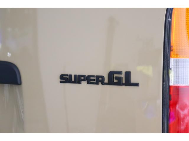 ハイエースバン ロングスーパーＧＬ　ガソリン２ＷＤ　アースカラー　ベージュ　ブラックエディション　バンパー同色　ＮＴ－１　１６インチＡＷ　クラシックＬＥＤテール　オーバーフェンダー　シートカバー　ベッド　パノラミックビューモニター（57枚目）