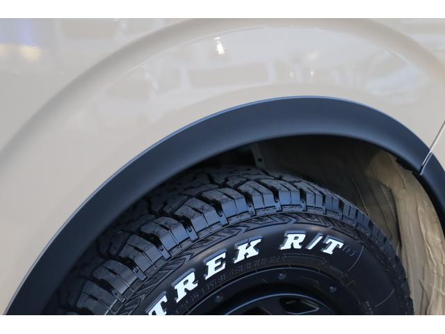 ハイエースバン ロングスーパーＧＬ　ガソリン２ＷＤ　アースカラー　ベージュ　ブラックエディション　バンパー同色　ＮＴ－１　１６インチＡＷ　クラシックＬＥＤテール　オーバーフェンダー　シートカバー　ベッド　パノラミックビューモニター（68枚目）