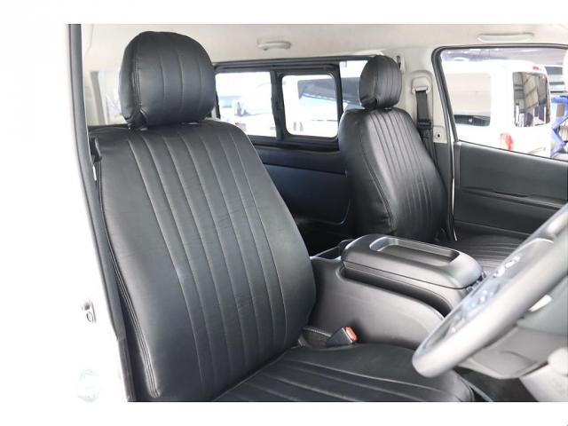 ハイエースバン ロングワイドスーパーＧＬ　ワイドバン　ガソリン２ＷＤ　角目四灯　ＬＥＤ仕様　Ｆバンパーメッキラッピング　ＢＪメキシカン１６インチＡＷ　ナスカータイヤ　クラシックテール　ベッド　クラシックシートカバー　７インチナビ　ＥＴＣ（7枚目）