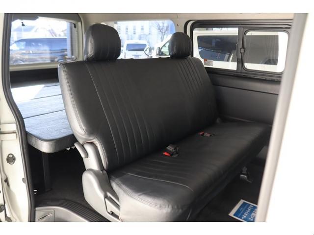 ハイエースバン ロングワイドスーパーＧＬ　ワイドバン　ガソリン２ＷＤ　角目四灯　ＬＥＤ仕様　Ｆバンパーメッキラッピング　ＢＪメキシカン１６インチＡＷ　ナスカータイヤ　クラシックテール　ベッド　クラシックシートカバー　７インチナビ　ＥＴＣ（11枚目）