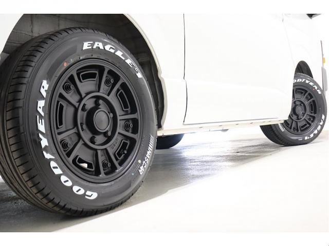ハイエースバン ロングワイドスーパーＧＬ　ワイドバン　ガソリン２ＷＤ　角目四灯　ＬＥＤ仕様　Ｆバンパーメッキラッピング　ＢＪメキシカン１６インチＡＷ　ナスカータイヤ　クラシックテール　ベッド　クラシックシートカバー　７インチナビ　ＥＴＣ（20枚目）