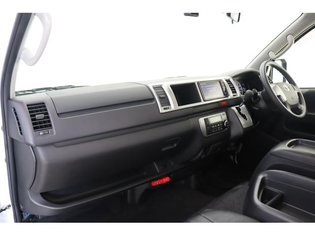 ハイエースバン ロングワイドスーパーＧＬ　ワイドバン　ガソリン２ＷＤ　角目四灯　ＬＥＤ仕様　Ｆバンパーメッキラッピング　ＢＪメキシカン１６インチＡＷ　ナスカータイヤ　クラシックテール　ベッド　クラシックシートカバー　７インチナビ　ＥＴＣ（22枚目）