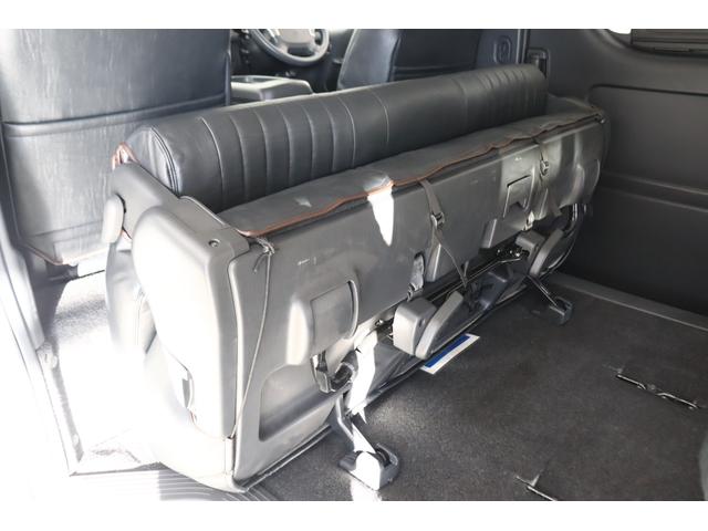 ハイエースバン ロングワイドスーパーＧＬ　ワイドバン　ガソリン２ＷＤ　角目四灯　ＬＥＤ仕様　Ｆバンパーメッキラッピング　ＢＪメキシカン１６インチＡＷ　ナスカータイヤ　クラシックテール　ベッド　クラシックシートカバー　７インチナビ　ＥＴＣ（43枚目）