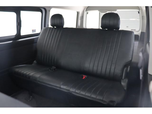 ハイエースバン ロングワイドスーパーＧＬ　ワイドバン　ガソリン２ＷＤ　角目四灯　ＬＥＤ仕様　Ｆバンパーメッキラッピング　ＢＪメキシカン１６インチＡＷ　ナスカータイヤ　クラシックテール　ベッド　クラシックシートカバー　７インチナビ　ＥＴＣ（46枚目）