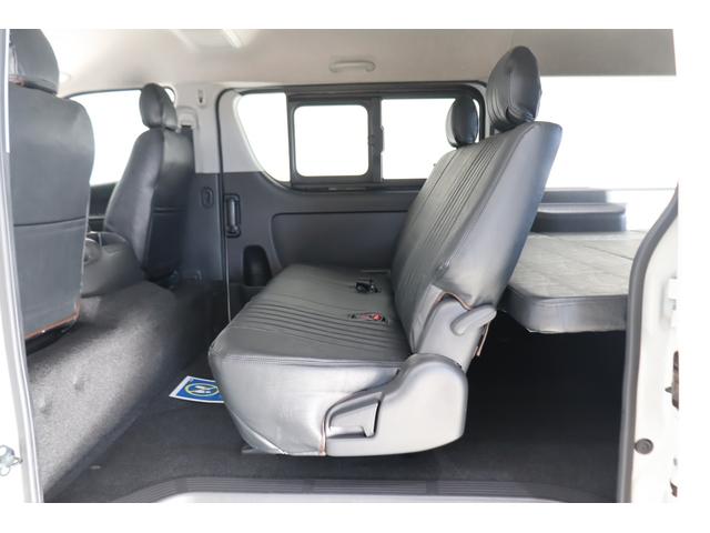 ハイエースバン ロングワイドスーパーＧＬ　ワイドバン　ガソリン２ＷＤ　角目四灯　ＬＥＤ仕様　Ｆバンパーメッキラッピング　ＢＪメキシカン１６インチＡＷ　ナスカータイヤ　クラシックテール　ベッド　クラシックシートカバー　７インチナビ　ＥＴＣ（50枚目）