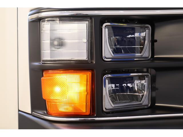 ハイエースバン ロングワイドスーパーＧＬ　ワイドバン　ガソリン２ＷＤ　角目四灯　ＬＥＤ仕様　Ｆバンパーメッキラッピング　ＢＪメキシカン１６インチＡＷ　ナスカータイヤ　クラシックテール　ベッド　クラシックシートカバー　７インチナビ　ＥＴＣ（68枚目）