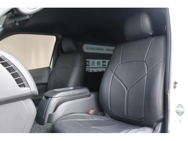 ハイエースバン スーパーＧＬ　ダークプライムＩＩ　ディーゼル　ブラックエディション　４１５コブラエアロ　ローダウン　リアスタビ　ナスカータイヤ　１７インチＡＷ　アルティメット２テール　オーバーフェンダー　カロッツェリアナビ　ＥＴＣ　パワスラ　クリソナ（28枚目）