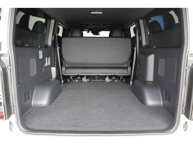 ハイエースバン スーパーＧＬ　ダークプライムＩＩ　ディーゼル　ブラックエディション　４１５コブラエアロ　ローダウン　リアスタビ　ナスカータイヤ　１７インチＡＷ　アルティメット２テール　オーバーフェンダー　カロッツェリアナビ　ＥＴＣ　パワスラ　クリソナ（50枚目）