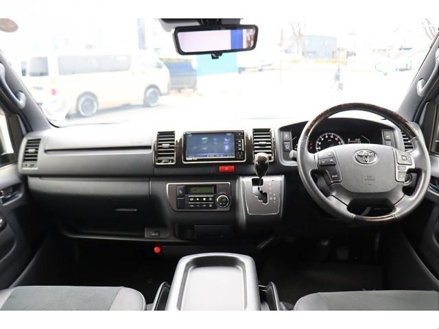 ハイエースバン スーパーＧＬ　ダークプライムＩＩ　買取直販　ブラックエディション　４１５コブラエアロ　オーバーフェンダー　ローダウン　ＭＦ０１／１６インチＡＷ　ナスカータイヤ　アルティメットＬＥＤテール　７インチフルセグナビ　ＥＴＣ　パワスラ　ＰＶＭ（2枚目）