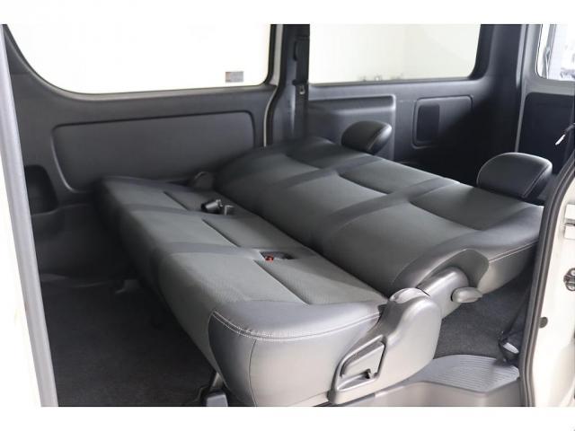 ハイエースバン スーパーＧＬ　ダークプライムＩＩ　買取直販　ブラックエディション　４１５コブラエアロ　オーバーフェンダー　ローダウン　ＭＦ０１／１６インチＡＷ　ナスカータイヤ　アルティメットＬＥＤテール　７インチフルセグナビ　ＥＴＣ　パワスラ　ＰＶＭ（10枚目）