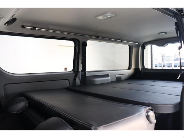 ハイエースバン ロングスーパーＧＬ　大人気ブラックエディション！ＢＩＧＸ１１インチメカレスナビ　　ＥＴＣ２．０　ルーフスピーカー　サイドバー　ベッドキット　クリアランスソナー　パワースライドドア　パノラミックビューモニター付き！（12枚目）