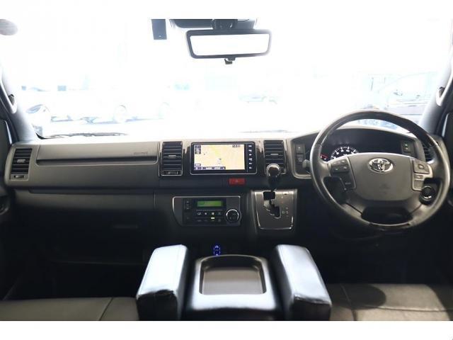 ハイエースバン スーパーＧＬ　ダークプライムＩＩ　ベッドキット　フルセグナビ　ＥＴＣ　後席モニター　ルーフスピーカー　サイドバー付き　オフロードパッケージ　パノラミックビューモニター　デジタルインナーミラー　パワースライドドア　クリアランスソナー（4枚目）