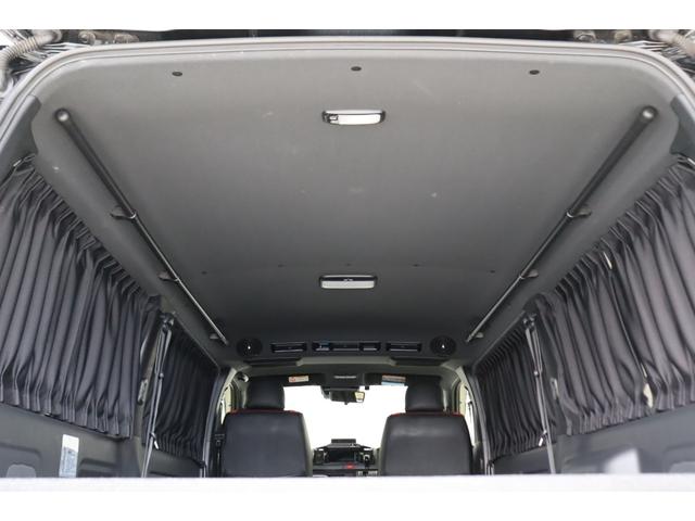 ハイエースバン スーパーＧＬ　ダークプライムＩＩ　ブラックエディション　ネオトレイステール　オーオウンカントリー　１６インチＡＷ　フロントエアロ　ライノラック　オーバーフェンダー　フルセグナビ　ルースピ　ベッド　シートカバー　スライドフロア　カーテン（56枚目）