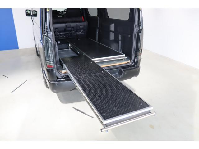 ハイエースバン スーパーＧＬ　ダークプライムＩＩ　ブラックエディション　ネオトレイステール　オーオウンカントリー　１６インチＡＷ　フロントエアロ　ライノラック　オーバーフェンダー　フルセグナビ　ルースピ　ベッド　シートカバー　スライドフロア　カーテン（57枚目）