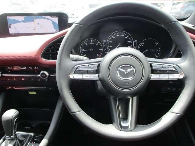 ＭＡＺＤＡ３ファストバック ＸＤプロアクティブ　ツーリングセレクション　ディーゼルターボ　ナビ　３６０度モニター　車線逸脱警報　レーダークルーズコントロール　ハンドル／シートヒーター　赤革電動シート　純１８ＡＷ　元・試乗車（5枚目）