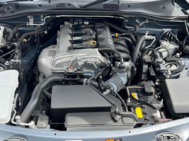 ロードスター Ｓスペシャルパッケージ　オープンカー　バックカメラ　ナビ　クリアランスソナー　レーンアシスト　衝突被害軽減システム　オートライト　ＬＥＤヘッドランプ　ＭＴ　スマートキー　アイドリングストップ　シートヒーター　アルミホイール（20枚目）