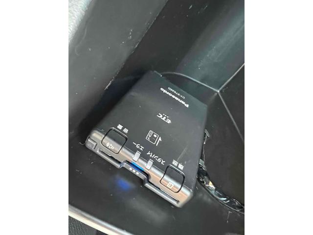 アクセラハイブリッド 　ＨＶ　Ｓレザーパッケージ　ＥＴＣ　バックカメラ　ナビ　ＴＶ　クリアランスソナー　オートクルーズコントロール　レーンアシスト　オートライト　革シート　パワーシート　スマートキー（7枚目）