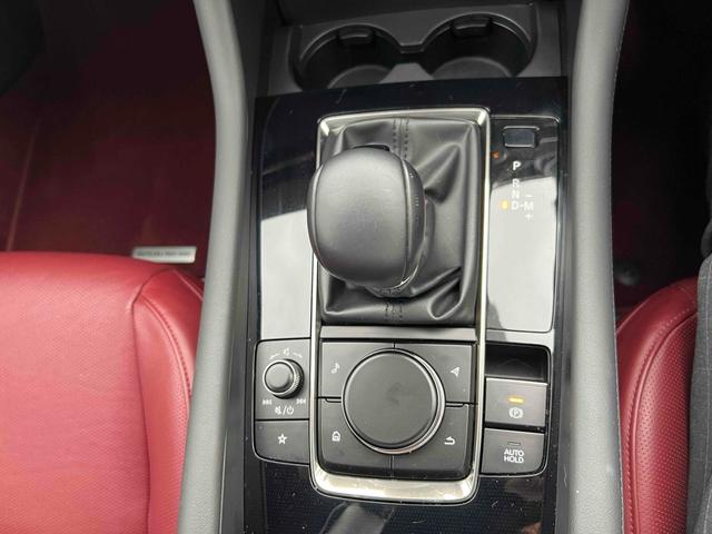 ＭＡＺＤＡ３ファストバック ＸＤ　１００周年特別記念車　ＥＴＣ　全周囲カメラ　ナビ　ＴＶ　クリアランスソナー　オートクルーズコントロール　レーンアシスト　衝突被害軽減システム　アルミホイール　オートマチックハイビーム　オートライト　ＬＥＤヘッドランプ（8枚目）