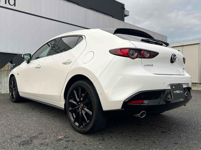 ＭＡＺＤＡ３ファストバック ＸＤ　１００周年特別記念車　ＥＴＣ　全周囲カメラ　ナビ　ＴＶ　クリアランスソナー　オートクルーズコントロール　レーンアシスト　衝突被害軽減システム　アルミホイール　オートマチックハイビーム　オートライト　ＬＥＤヘッドランプ（17枚目）