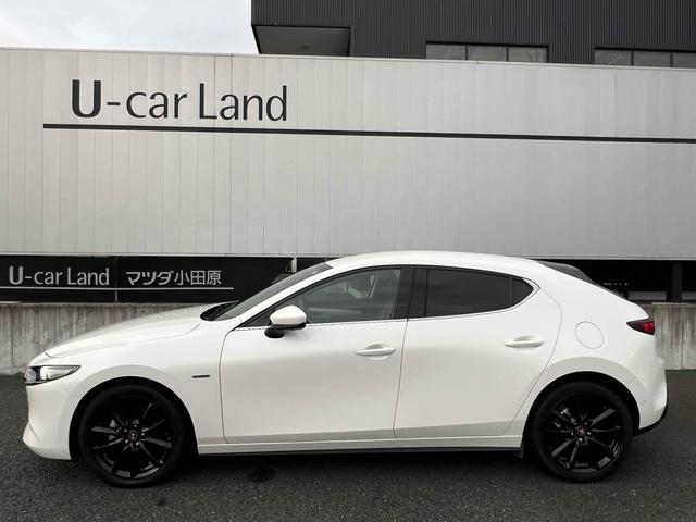 ＭＡＺＤＡ３ファストバック ＸＤ　１００周年特別記念車　ＥＴＣ　全周囲カメラ　ナビ　ＴＶ　クリアランスソナー　オートクルーズコントロール　レーンアシスト　衝突被害軽減システム　アルミホイール　オートマチックハイビーム　オートライト　ＬＥＤヘッドランプ（26枚目）