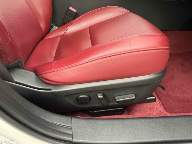 ＭＡＺＤＡ３ファストバック ＸＤ　１００周年特別記念車　ＥＴＣ　全周囲カメラ　ナビ　ＴＶ　クリアランスソナー　オートクルーズコントロール　レーンアシスト　衝突被害軽減システム　アルミホイール　オートマチックハイビーム　オートライト　ＬＥＤヘッドランプ（44枚目）