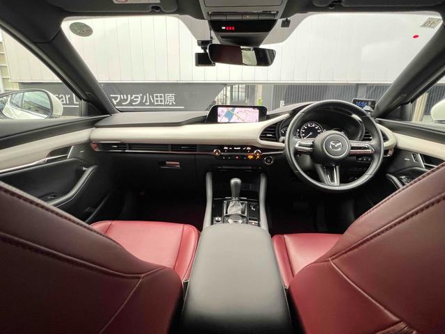 ＭＡＺＤＡ３ファストバック ＸＤ　１００周年特別記念車　ＥＴＣ　全周囲カメラ　ナビ　ＴＶ　クリアランスソナー　オートクルーズコントロール　レーンアシスト　衝突被害軽減システム　アルミホイール　オートマチックハイビーム　オートライト　ＬＥＤヘッドランプ（49枚目）