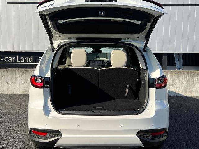 ＣＸ－８０ ＰＨＥＶ　Ｌパッケージ　４ＷＤ　ＥＴＣ　全周囲カメラ　クリアランスソナー　オートクルーズコントロール　レーンアシスト　パワーシート　衝突被害軽減システム　サンルーフ　ナビ　ＴＶ　オートマチックハイビーム　オートライト（17枚目）