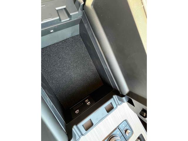 ＣＸ－８０ ＰＨＥＶ　Ｌパッケージ　４ＷＤ　ＥＴＣ　全周囲カメラ　クリアランスソナー　オートクルーズコントロール　レーンアシスト　パワーシート　衝突被害軽減システム　サンルーフ　ナビ　ＴＶ　オートマチックハイビーム　オートライト（24枚目）