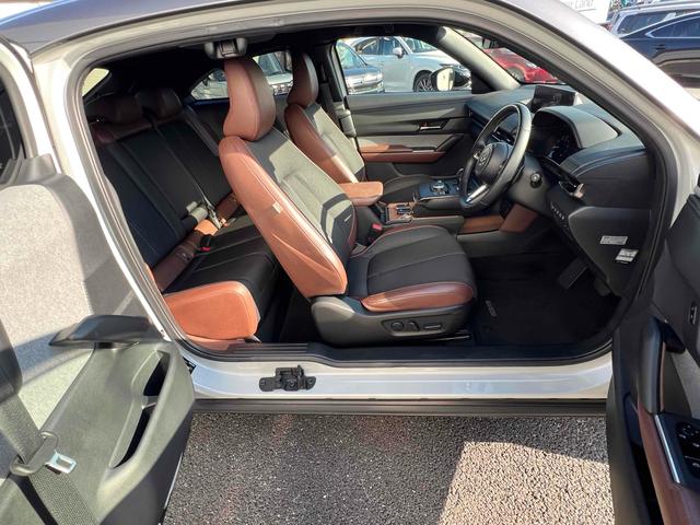 ＭＸ－３０ ベースグレード　ドライブレコーダー　ＥＴＣ　全周囲カメラ　クリアランスソナー　オートクルーズコントロール　パワーシート　衝突被害軽減システム　ナビ　オートマチックハイビーム　オートライト　ＬＥＤヘッドランプ（28枚目）