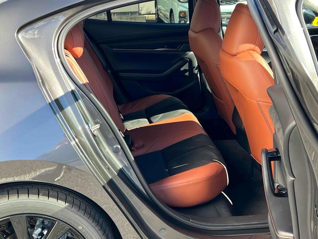 MAZDA3セダン XD レトロスポーツエディション クリアランスソナー レーンアシスト オートクルーズコントロール 衝突被害軽減システム 全周囲カメラ ナビ TV アルミホイール オートマチックハイビーム オートライト LEDヘッドランプ AT(33枚目)