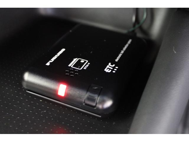 フィット e:HEVホーム 当社デモカー 衝突軽減B メモリーナビ ETC バックカメラ コーナーセンサー スマートキ Cソナー サイドエアバック USB 横滑り防止機能 バックモニター パワステ Aストップ Wエアバッグ(9枚目)