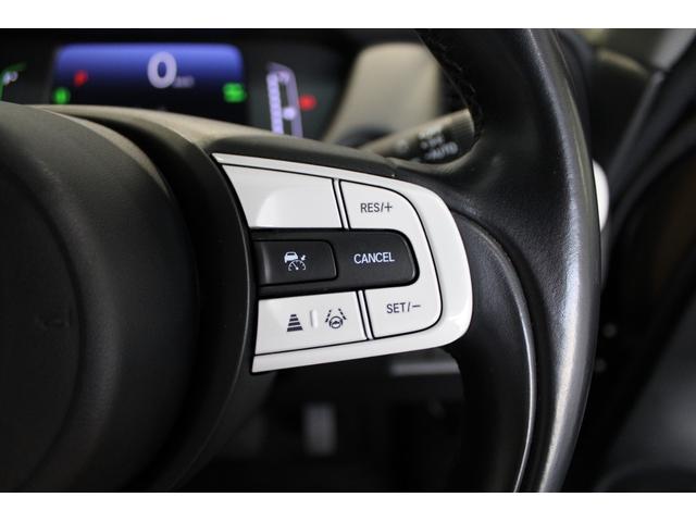 フィット e:HEVホーム 当社デモカー 衝突軽減B メモリーナビ ETC バックカメラ コーナーセンサー スマートキ Cソナー サイドエアバック USB 横滑り防止機能 バックモニター パワステ Aストップ Wエアバッグ(11枚目)