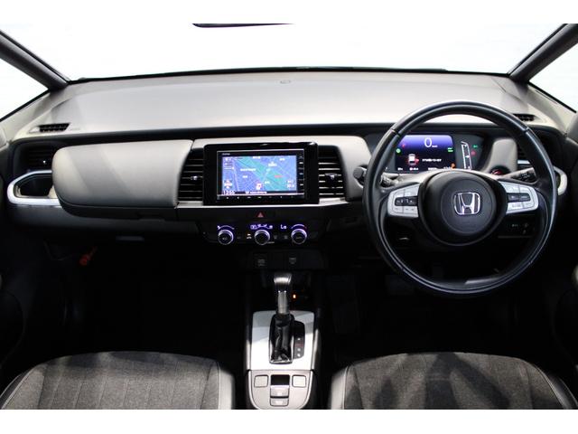 フィット e:HEVホーム 当社デモカー 衝突軽減B メモリーナビ ETC バックカメラ コーナーセンサー スマートキ Cソナー サイドエアバック USB 横滑り防止機能 バックモニター パワステ Aストップ Wエアバッグ(12枚目)