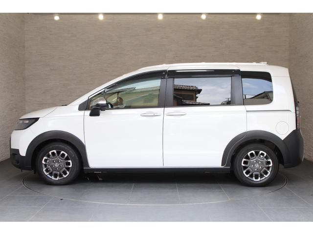 フリード クロスター　当社デモカー　純正ナビ　フルセグ　ドラレコ　バックカメラ　ブラインドスポットモニター　オートリトラミラー　ホンダコネクト　３列シート　パーキングセンサー　ＥＣＯＮモード　ＥＴＣ　ＬＥＤヘッドランプ（23枚目）