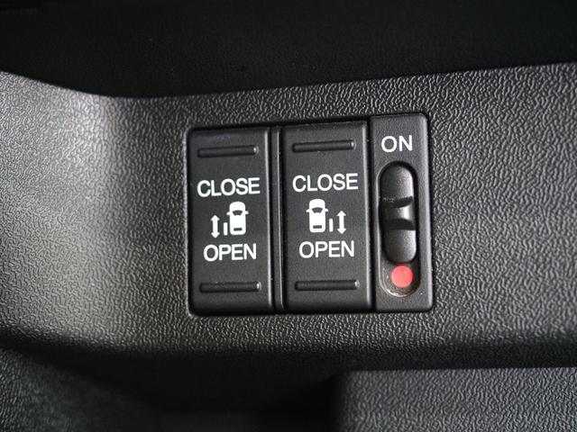 ステップワゴン ｅ：ＨＥＶモデューロＸホンダセンシング　純正ナビ　フリップダウンモニター　全方位カメラ　専用１６インチＡＷ　ＥＴＣ　ドライブレコーダー　横滑り防止装置　フロントカメラ　ＬＥＤヘッドライト　アラウンドビューモニター　パーキングアシスト　ＤＶＤ（13枚目）
