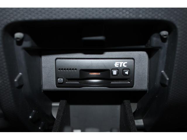 ソリオ Ｓ　社外ナビ　両側電動ドア　ＨＩＤ　スマキー　ｉストップ　ナビ・ＴＶ　スマートキー＆プッシュスタート　フルオートエアコン　キーレススタート　バックモニタ　横滑り防止　盗難防止システム　サイドエアバック（9枚目）