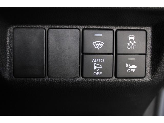 フィットハイブリッド Ｌパッケージ　ワンオーナー　純正ナビ　ドラレコ　フルセグ　バックカメラ　ＥＴＣ　ＬＥＤヘッドライト　１オーナ　ナビ＆ＴＶ　サイドエアバック　ＤＶＤ再生　ＥＣＯＮ　オートクルーズコントロール　イモビライザー　ＥＳＣ（13枚目）