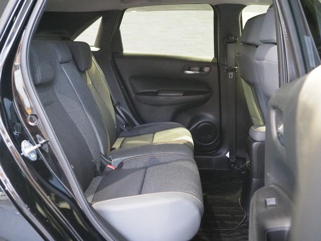 フィット e:HEVRS 純正ナビ 前後ドラレコ ホンダセンシング コーナーセンサー エアバッグ パワーウィンドウ 助手席エアバッグ Dレコ LEDヘッドランプ セキュリティアラーム フルオートエアコン ETC装備 スマートキ(15枚目)