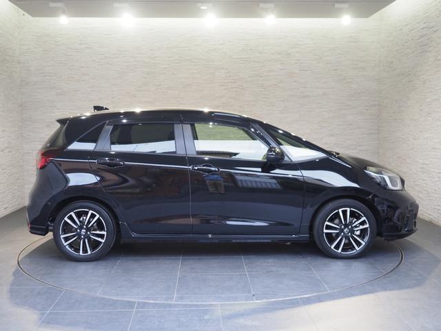 フィット e:HEVRS 純正ナビ 前後ドラレコ ホンダセンシング コーナーセンサー エアバッグ パワーウィンドウ 助手席エアバッグ Dレコ LEDヘッドランプ セキュリティアラーム フルオートエアコン ETC装備 スマートキ(25枚目)