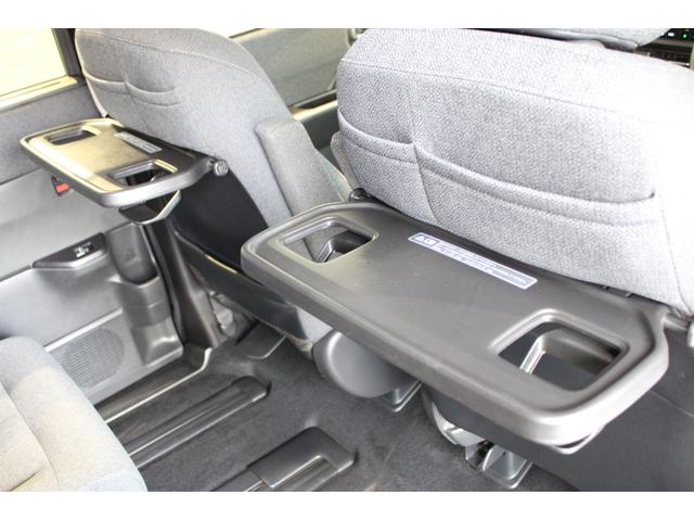 ステップワゴン e:HEVエアー ワンオーナー 純正メモリーナビ リヤモニター フルセグ バックカメラ 両側電動スライドドア ETC コーナーセンサー 電子パーキング エレクトリックギアセレクター オートリトラミラー スマートキー(20枚目)