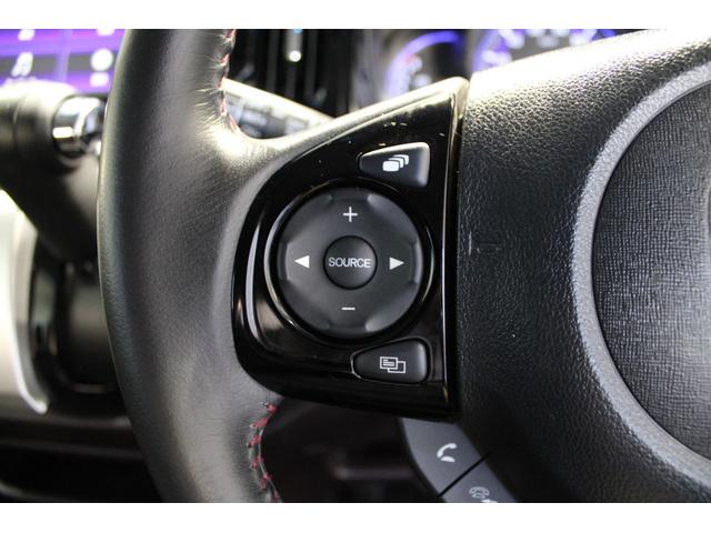 ハンドル部にオーディオリモコンスイッチが装備されてます!手元で視界をそらさずにボリューム調整・モード切替・選局・曲順スキップなどが可能です!