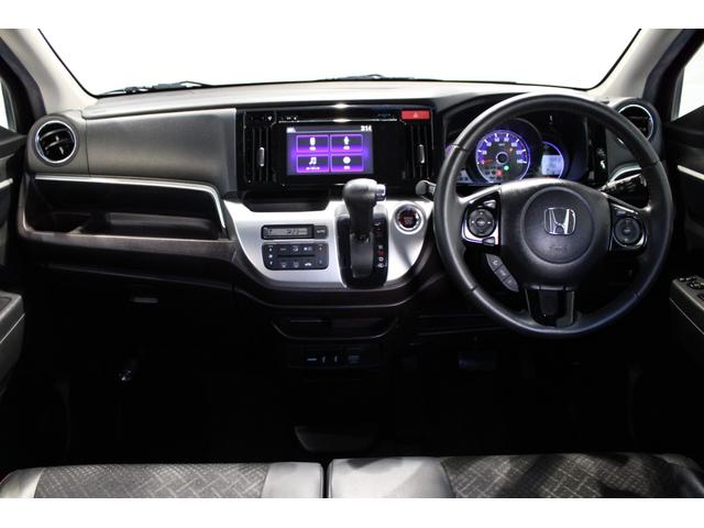 シンプルなインパネ周りとなっております!