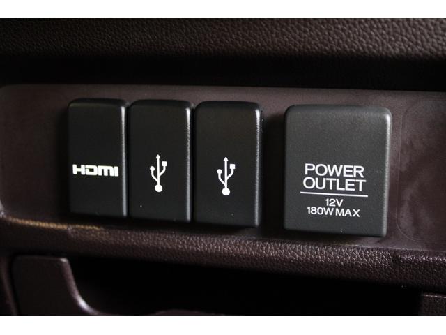 ソケット類は集約されており、使いやすいです♪