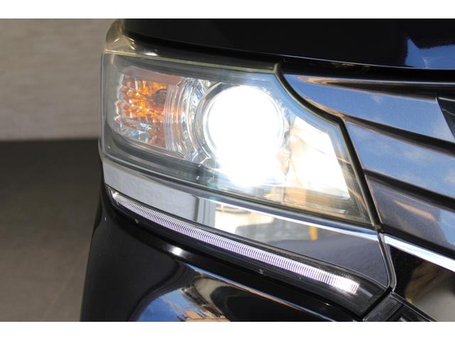 ディスチャージヘッドライトを装備しております!!