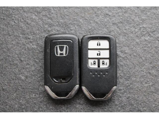 オデッセイ アブソルート フルセグ マルチビューカメラ ETC リヤモニター 両側電動スライドドア Bluetooth 純正アルミホイール クルーズコントロール パドルシフト オットマン アラウンドビューモニター 盗難防止(34枚目)