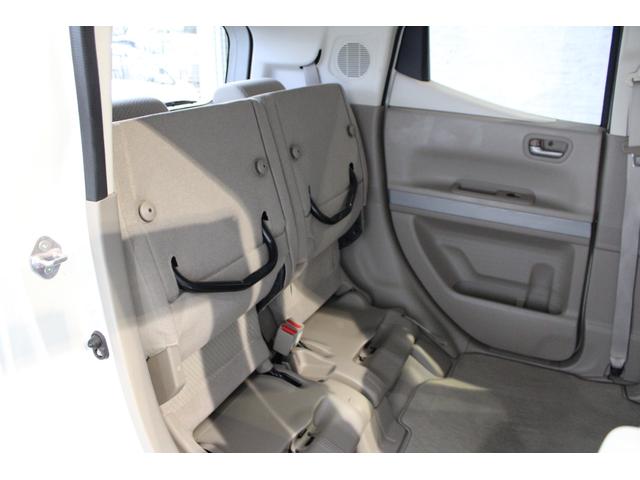 後席を跳ね上げると高さのある荷物も積み込めます！！