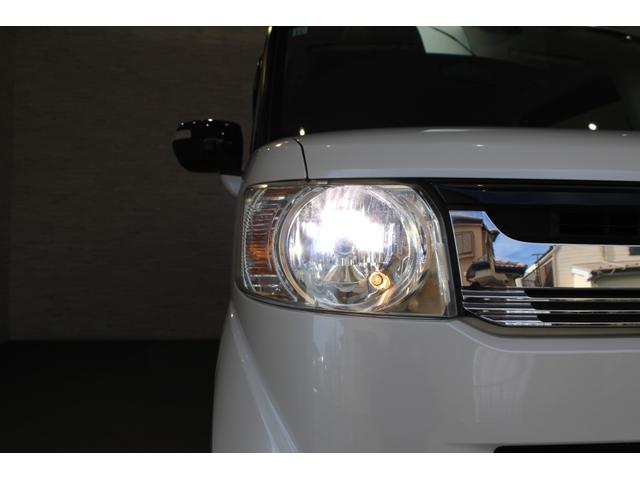 ＨＩＤヘッドライトを装備しております！！